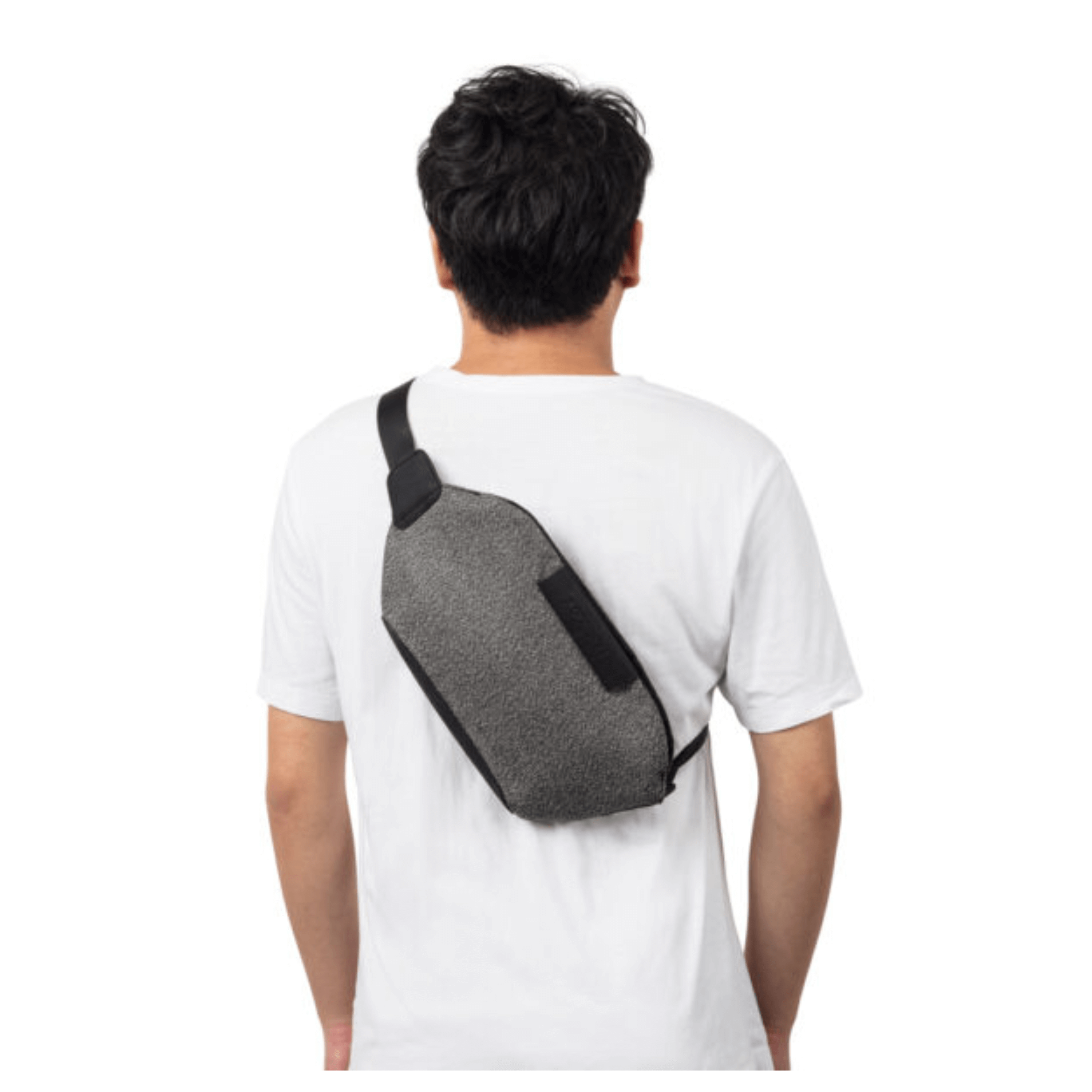 Person wearing the XD Design Urban Anti-Theft Grey Bumbag as a crossbody bag.